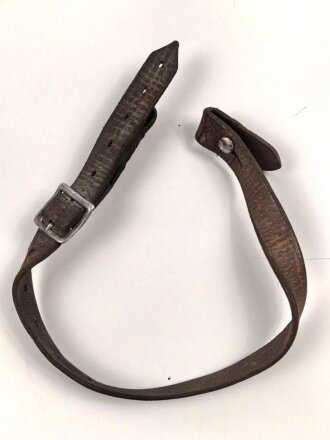 Luftwaffe, Stahlhelm Kinnriemen für Modell 1935. Gebraucht, vermutlich mit Schuhcreme nochmals "gebräunt"