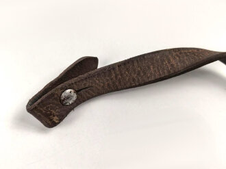 Luftwaffe, Stahlhelm Kinnriemen für Modell 1935. Gebraucht, vermutlich mit Schuhcreme nochmals "gebräunt"