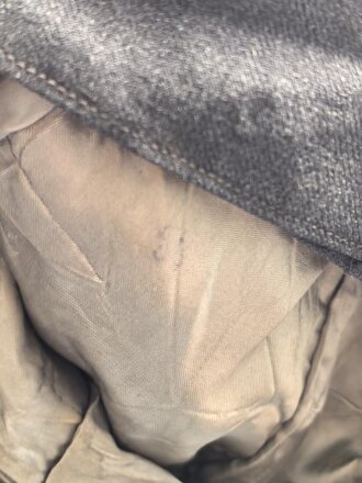 Luftwaffe, Feldmütze Modell 1943 für Mannschaften. Späte, " leichte " Ausführung. Leicht angeschmutzt, Kopfgrösse gemessen 54