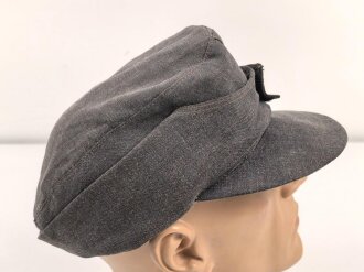 Luftwaffe, Feldmütze Modell 1943 für Mannschaften. Späte, " leichte " Ausführung. Leicht angeschmutzt, Kopfgrösse gemessen 54