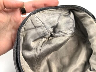 Luftwaffe, Feldmütze Modell 1943 für Mannschaften. Späte, " leichte " Ausführung. Leicht angeschmutzt, Kopfgrösse gemessen 54