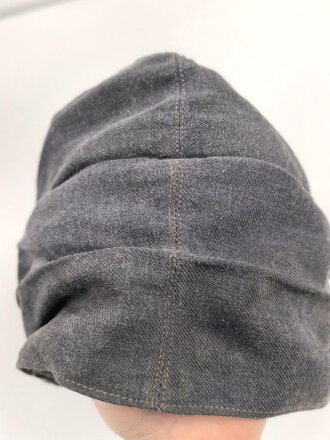 Luftwaffe, Feldmütze Modell 1943 für Mannschaften. Späte, " leichte " Ausführung. Leicht angeschmutzt, Kopfgrösse gemessen 54