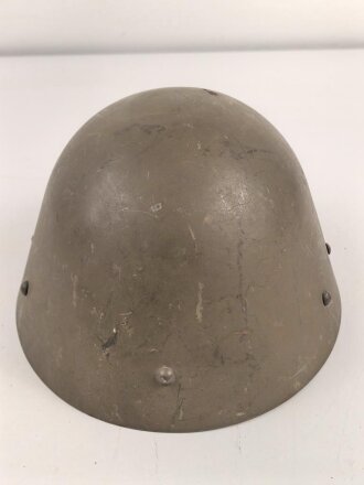 Tschechoslowakei 2. Weltkrieg, Stahlhelm in gutem Zustand, in allen Teilen original. Während des Krieges als Beutestück vereinnahmt und mit einem Stempel " Eigentum der NSDAP Kreisleitung M" versehen