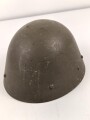 Tschechoslowakei 2. Weltkrieg, Stahlhelm in gutem Zustand, in allen Teilen original. Während des Krieges als Beutestück vereinnahmt und mit einem Stempel " Eigentum der NSDAP Kreisleitung M" versehen