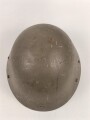 Tschechoslowakei 2. Weltkrieg, Stahlhelm in gutem Zustand, in allen Teilen original. Während des Krieges als Beutestück vereinnahmt und mit einem Stempel " Eigentum der NSDAP Kreisleitung M" versehen