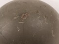 Tschechoslowakei 2. Weltkrieg, Stahlhelm in gutem Zustand, in allen Teilen original. Während des Krieges als Beutestück vereinnahmt und mit einem Stempel " Eigentum der NSDAP Kreisleitung M" versehen