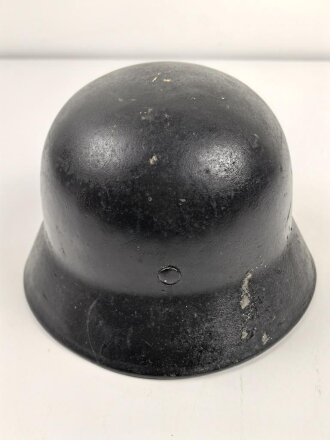 Souvenir Stahlhelm eines amerikanischen Soldaten der in Frankreich gegen die Wehrmacht gekämpft hat. Stahlhelm Modell 1940, in allen Teilen original, überlackiert und bemalt. Selten