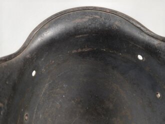 Luftwaffe, Stahlhelmglocke Modell 1935. Originallack, das Hakenkreuz passend zum Adler zu etwa 60-70% erhalten. SE66, ungereinigt