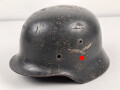 Luftwaffe, Stahlhelmglocke Modell 1935. Originallack, das Hakenkreuz passend zum Adler zu etwa 60-70% erhalten. SE66, ungereinigt