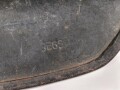 Luftwaffe, Stahlhelmglocke Modell 1935. Originallack, das Hakenkreuz passend zum Adler zu etwa 60-70% erhalten. SE66, ungereinigt