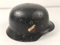 Luftwaffe, Stahlhelmglocke Modell 1935. Originallack, das Hakenkreuz passend zum Adler zu etwa 60-70% erhalten. SE66, ungereinigt