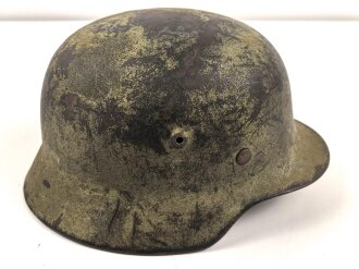 Luftwaffe, Stahlhelm Rautarn Modell 1940.  In allen Teilen original und zusammengehörig, Hersteller SE66. Ungereinigtes Stück, das Hakenkreuz wie der Adler zu etwa 60-70% erhalten.