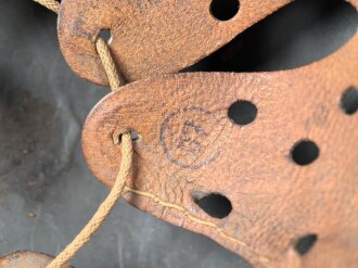 Luftwaffe, Stahlhelm Rautarn Modell 1935. In allen Teilen original und zusammengehörig, Hersteller  nicht sichtbar, 64er Glocke. Ungereinigtes Stück
