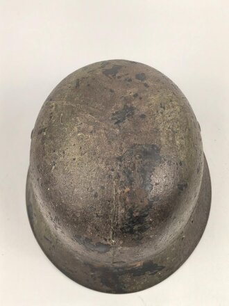 Luftwaffe, Stahlhelm Rautarn Modell 1935. In allen Teilen original und zusammengehörig, Hersteller  nicht sichtbar, 64er Glocke. Ungereinigtes Stück