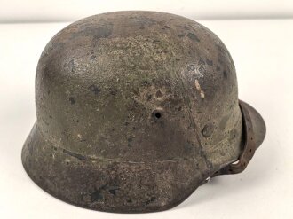 Luftwaffe, Stahlhelm Rautarn Modell 1935. In allen Teilen original und zusammengehörig, Hersteller  nicht sichtbar, 64er Glocke. Ungereinigtes Stück