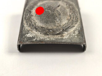 Afrikakorps Luftwaffe, Koppelschloss mit weisser Webzunge. Eisen, Hersteller GB. Getragenes Stück, der Hakenfang abgerissen.