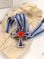 Ehrenkreuz der Deutschen Mutter in bronze, an langem Band. Original verpackt, aus altem Bestand eines höchstwahrscheinlich Österreichischen Herstellers. Sie erhalten ein ( 1 ) Stück