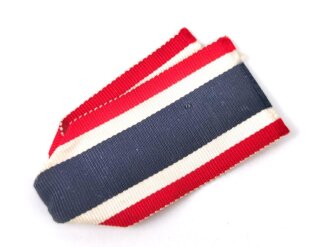 Kriegsverdienstkreuz 2. Klasse mit Schwertern ,Hersteller "18" im Bandring für Wurster Markneukirchen. Sehr guter Zustand