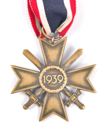Kriegsverdienstkreuz 2. Klasse mit Schwertern , an langem Band