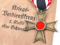 Kriegsverdienstkreuz 2. Klasse ohne Schwerter ,Hersteller "15" im Bandring für Friedrich Orth , Wien. In der zugehörigen Tüte