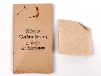 Kriegsverdienstkreuz 2. Klasse mit Schwertern , Hersteller "53" im Bandring für Glaser & Sohn Dresden. Ungetragenes Stück, in der originalen Verpackung und zugehörigen Tüte