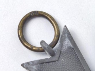 Kriegsverdienstkreuz 2. Klasse mit Schwertern , Hersteller "127" im Bandring für Moritz Hausch, Pforzheim