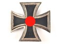 Eisernes Kreuz 1. Klasse 1939, leicht gewölbtes Stück, auf der Innenseite der Nadel markiert " 20" für Zimmermann Pforzheim.  Der Eisenkern zu 100% geschwärzt