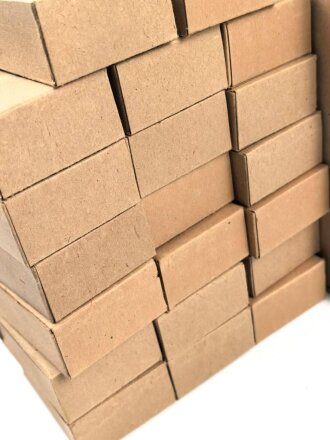 Pappkasten für 300 Schuss Munition 8 x 57 ( für k98 ) . 20 Pappschachteln enthalten, alles zusammengehörig. OHNE Inhalt - Complete matching set for 300 k98 rounds, EMPTY BOXES