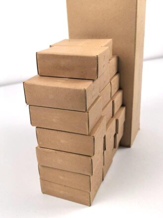 Pappkasten für 300 Schuss Munition 8 x 57 ( für k98 ) . 20 Pappschachteln enthalten, alles zusammengehörig. OHNE Inhalt - Complete matching set for 300 k98 rounds, EMPTY BOXES