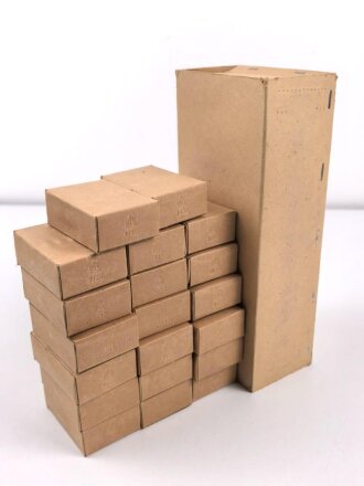 Pappkasten für 300 Schuss Munition 8 x 57 ( für k98 ) . 20 Pappschachteln enthalten, alles zusammengehörig. OHNE Inhalt - Complete matching set for 300 k98 rounds, EMPTY BOXES