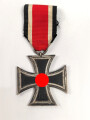 Eisernes Kreuz 2 Klasse 1939 am Band. Bandring markiert  "16" für  Alois Rettenmeyer, Schwäbisch-Gmünd. Das Hakenkreuz vollständig geschwärzt