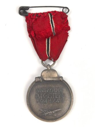 Medaille Winterschlacht im Osten, im Bandring markiert "108" für Arno Wallpach, Salzburg