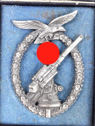 Flakkampfabzeichen der Luftwaffe. Zink, im Etui