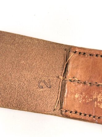 Zweidornkoppel für Offiziere , ungeschwärztes Leder , Höhe 54mm, Gesamtlänge 115cm