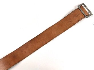 Zweidornkoppel für Offiziere , ungeschwärztes Leder , Höhe 54mm, Gesamtlänge 115cm