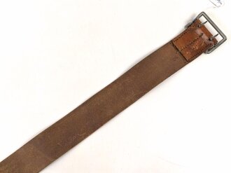 Zweidornkoppel für Offiziere , ungeschwärztes Leder , Höhe 54mm, Gesamtlänge 115cm