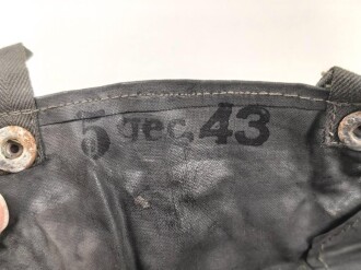 Tasche für eine Gasplane der Wehrmacht, gummierte Ausführung, datiert 1943