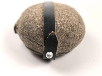 Feldflasche für eine Helferin der Wehrmacht. Sehr guter Zustand , am Hals ESB 43 gestempelt.