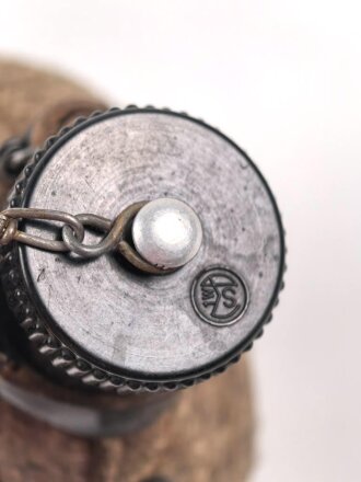 Feldflasche für eine Helferin der Wehrmacht. Sehr guter Zustand , am Hals ESB 43 gestempelt.