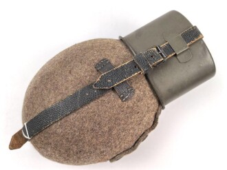 Feldflasche Wehrmacht , Hersteller EEF43, der untere Riemenbeschlag fehlt