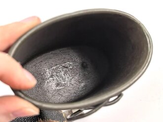 Feldflasche Wehrmacht , Hersteller EEF43, der untere Riemenbeschlag fehlt