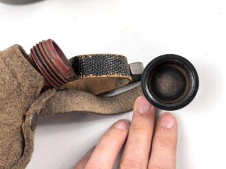 Feldflasche Wehrmacht , Hersteller EEF43, der untere Riemenbeschlag fehlt