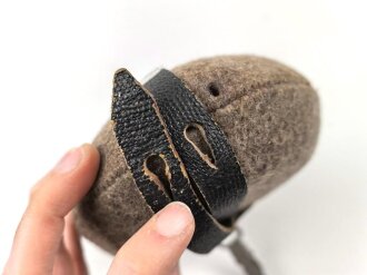 Feldflasche Wehrmacht , Hersteller EEF43, der untere Riemenbeschlag fehlt