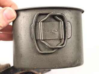 Feldflasche Wehrmacht , Hersteller EEF43, der untere Riemenbeschlag fehlt