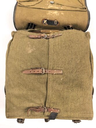 Tornister Wehrmacht, getragenes Stück in gutem Gesamtzustand, datiert 1941