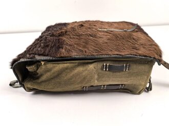 Tornister Wehrmacht, getragenes Stück in gutem Gesamtzustand, datiert 1941