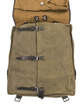 Tornister Wehrmacht, getragenes Stück in gutem Gesamtzustand, datiert 1940