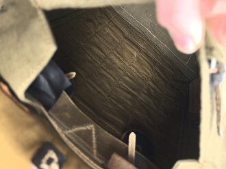 Tornister Wehrmacht, getragenes Stück in gutem Gesamtzustand, datiert 1940