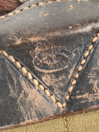 Tornister Wehrmacht, getragenes Stück in gutem Gesamtzustand, datiert 1940