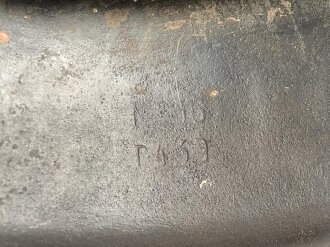 Heer , Stahlhelm Modell 1942 , Originallack, 66er Glockengrösse. Das Innenfutter wurde mal gewechselt und erscheint für den Helm ein wenig zu klein